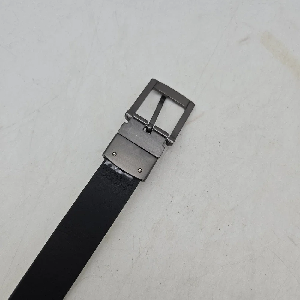 Levi's Belt White Black Reversible Syn Leather Mens 28 Black Buckle NWOT
